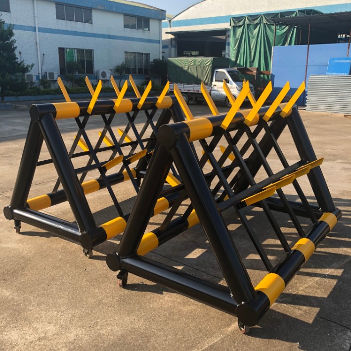 門口安全防護設(shè)施3米長防沖撞拒馬護欄